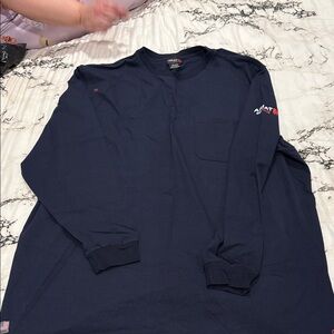 Ariat Men’s Long Sleeve Pocket Tee in Navy Blue